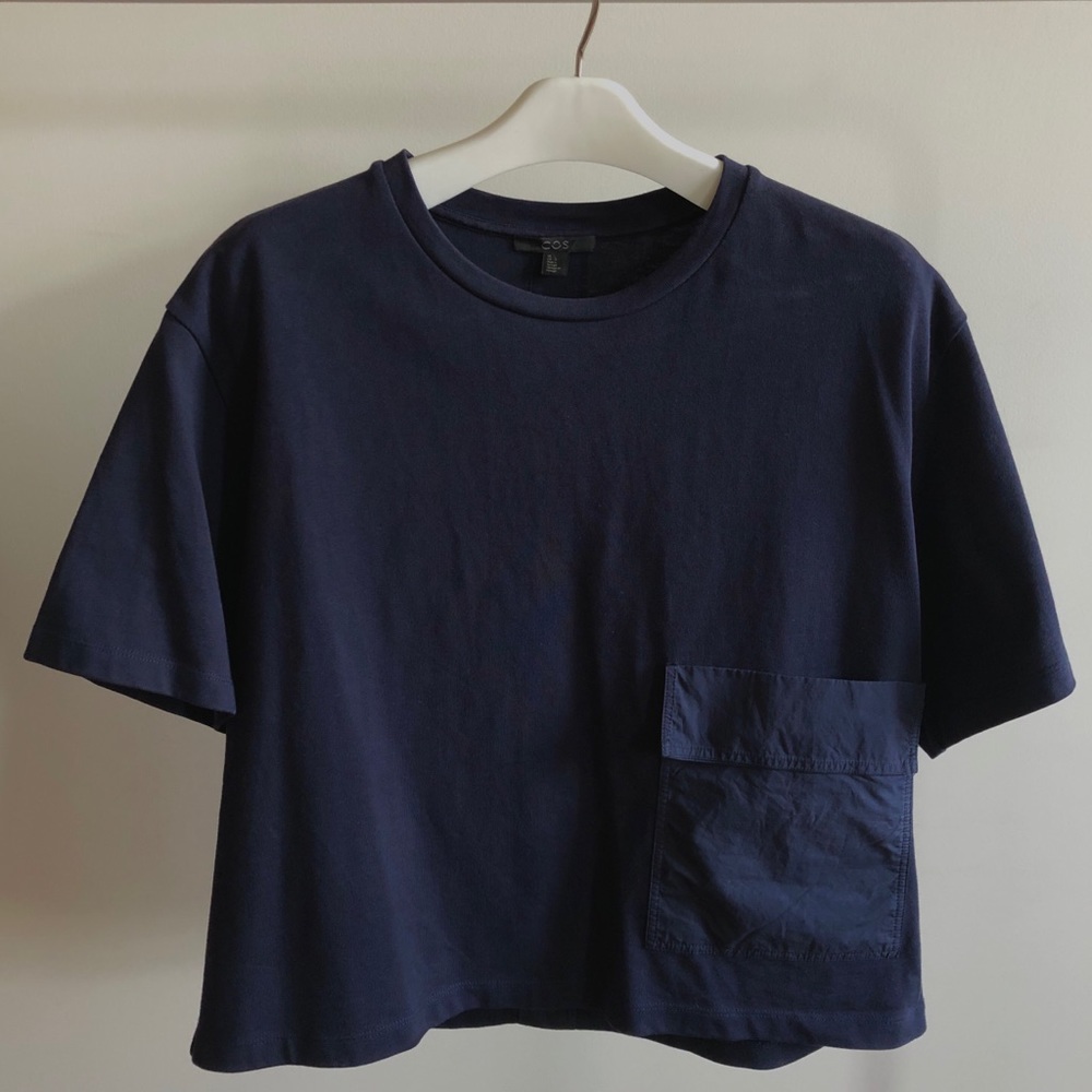 Navy COS short sleeve tshirt with pocket detail